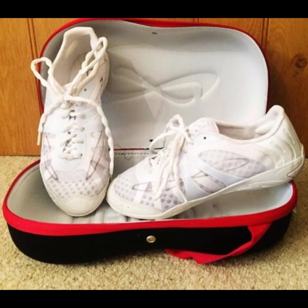 Nfinity vengeance cheer shoes